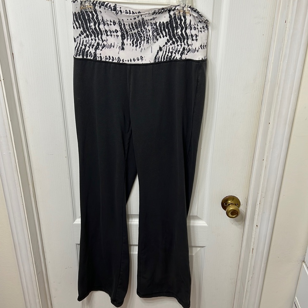 Gray Tek Gear Yoga Pants Fit & Flare